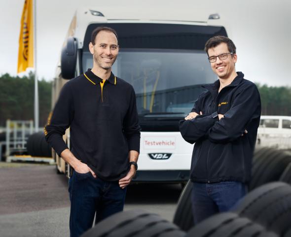 Ben Hudson och Michael Koch från utvecklingsavdelningen på Continental Truck Tires.