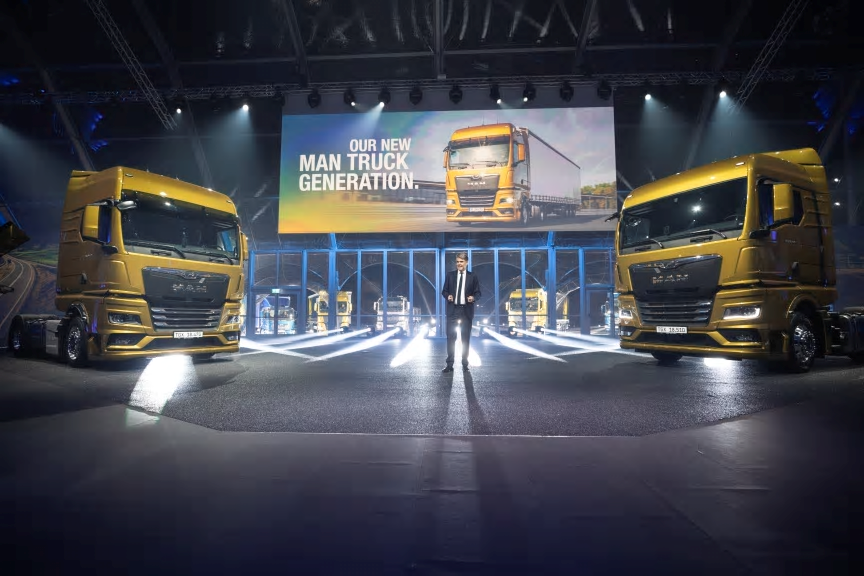 Joachim Drees, VD för MAN Truck & Bus, presenterar den nya lastbilsgenerationen i Bilbao.
