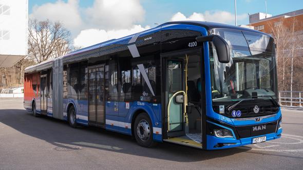 15 helelektriska blå ledbussar börjar gå i ordinarie trafik i Stockholms innerstad i augusti.