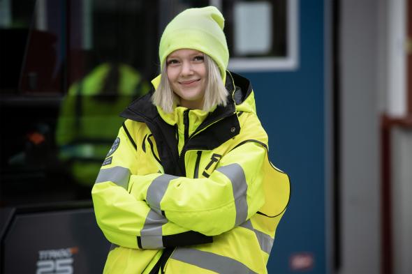 Amalia Sjöstedt går transportprogrammet på Täby Yrkesgymnasium.